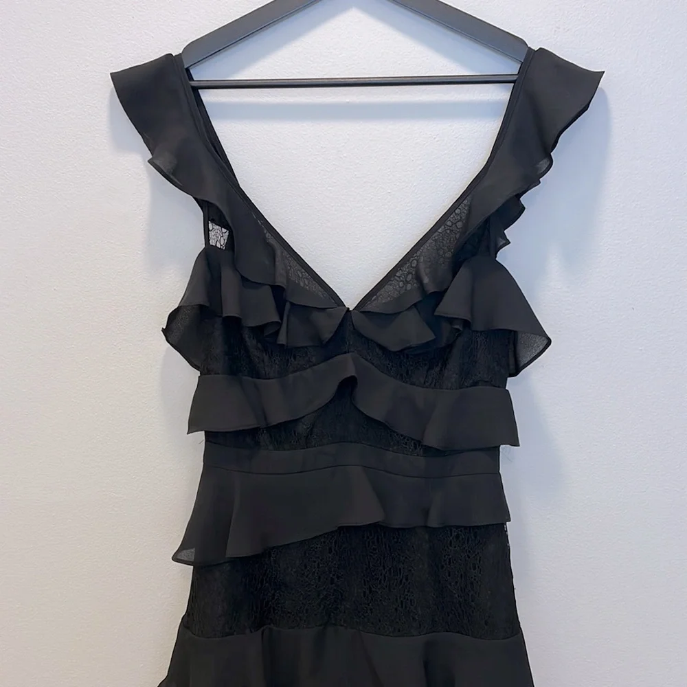 Bardot x Revolve Babylon Ruffle Lace Dress Size 6 or Small - Picture 6 of 14